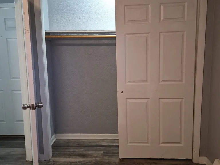 2101 Williamsburg Dr #202 — Photo 7