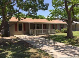 300 Studer Cir, Uvalde, TX 78801