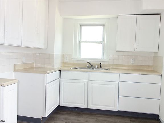 5th image of 1187 Triplett Blvd