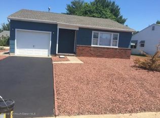 206 Westbrook Dr, Toms River, NJ 08757