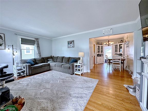 3rd image of 430 Cambridge Ave