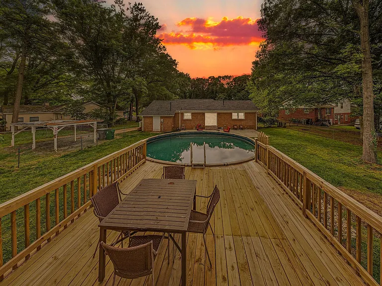 6800 Elm Forest Dr — Photo 4