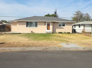 255 J St NE, Ephrata, WA 98823