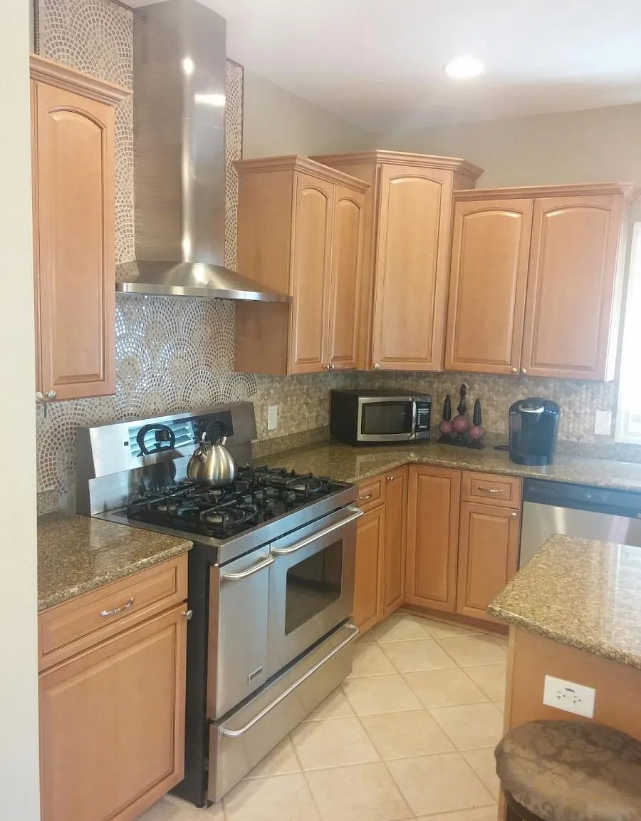 799 N Holbrook St — Photo 2