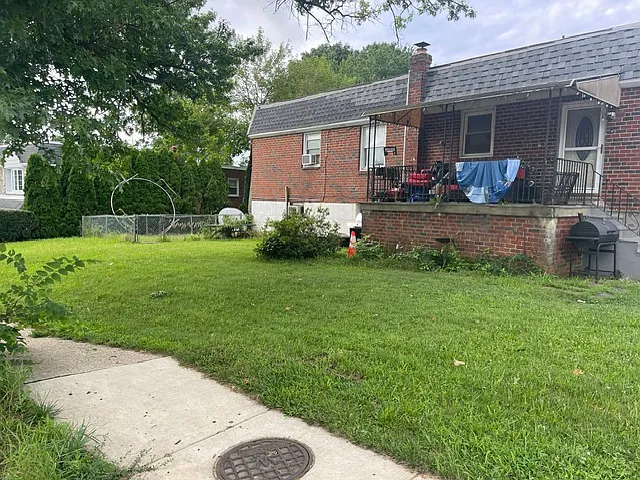 4 bed, 1110 sqft, $2,400 — Photo 2