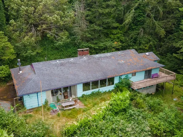 67118 W Westview Rd, North Bend, OR 97459