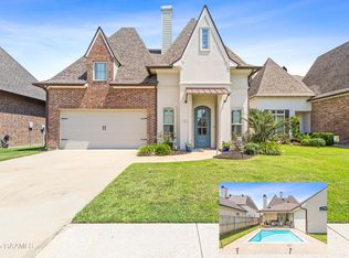 238 Santander Dr, Youngsville, LA 70592