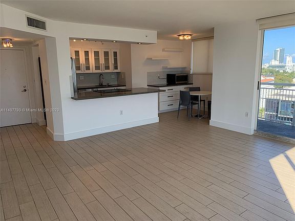 5th image of 1688 West Ave APT 1008