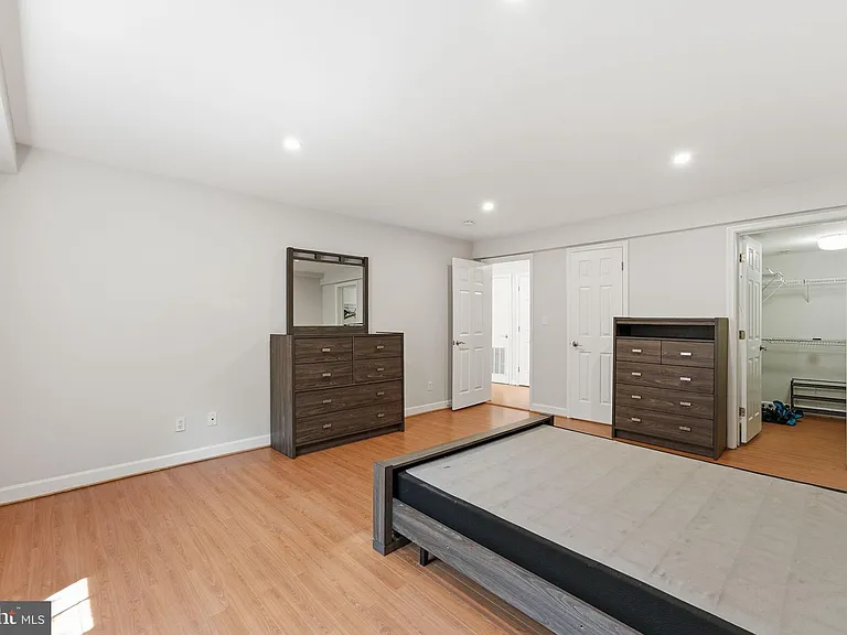 1329 N Van Dorn St — Photo 15