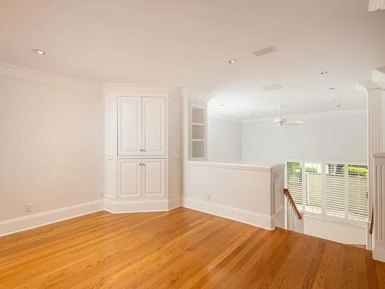 3294 Caminito Eastbluff — Photo 8