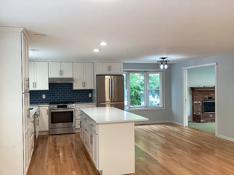 5212 103rd St SW — Photo 2
