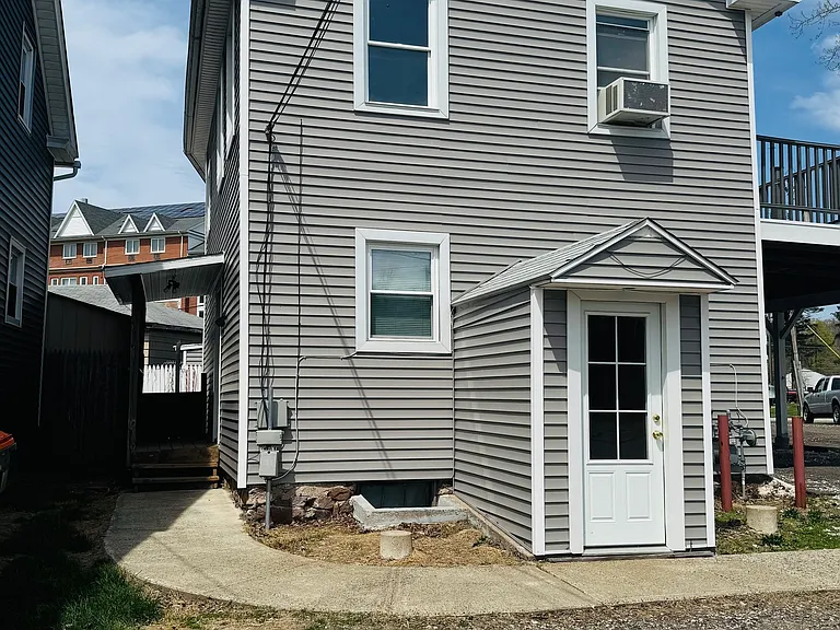 260 Bunker Ave #2 — Photo 9