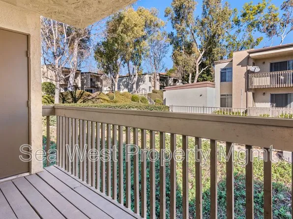 432 Edgehill Ln, Oceanside, CA