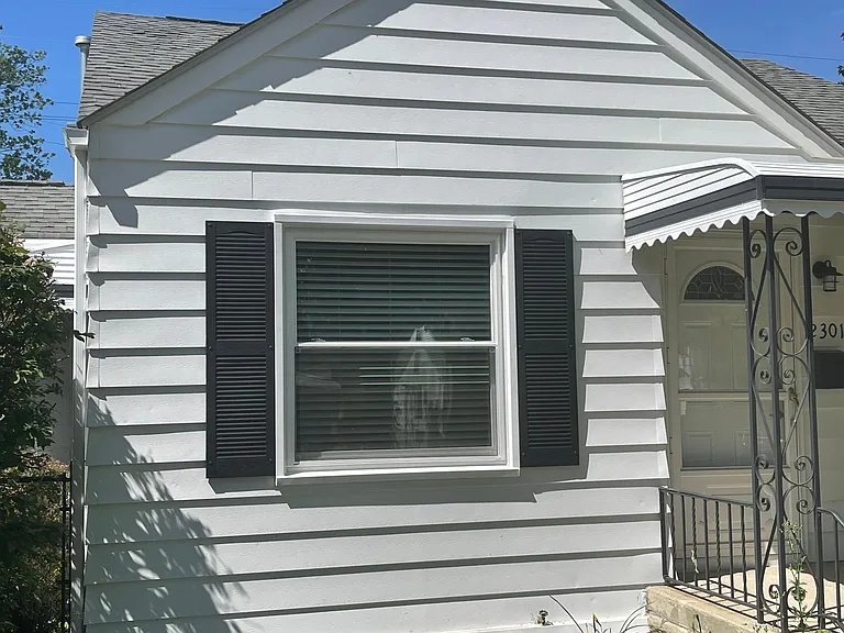 2301 Barrett Ave — Photo 2