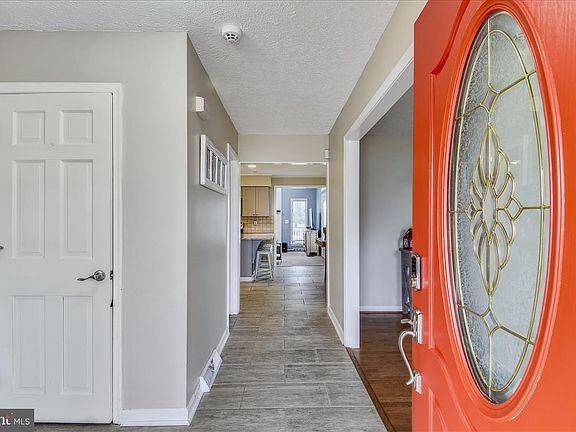 2nd image of 1101 Broadmoor Ct