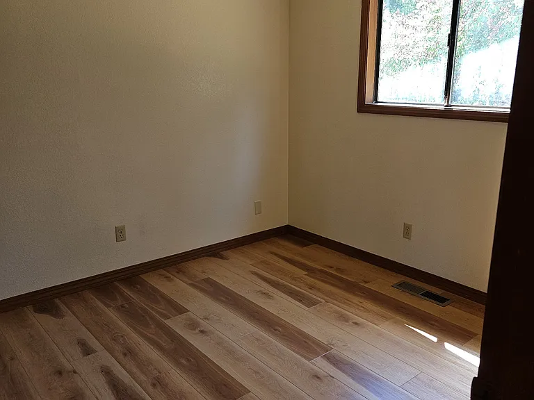 325 SW 7th Ave — Photo 5