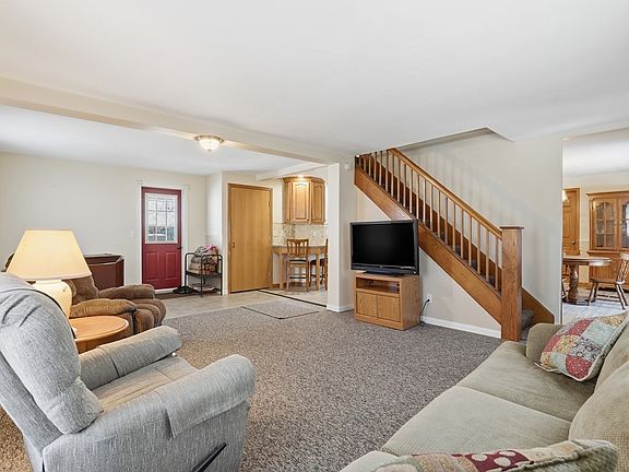 5th image of 239 Thompson Hill Rd