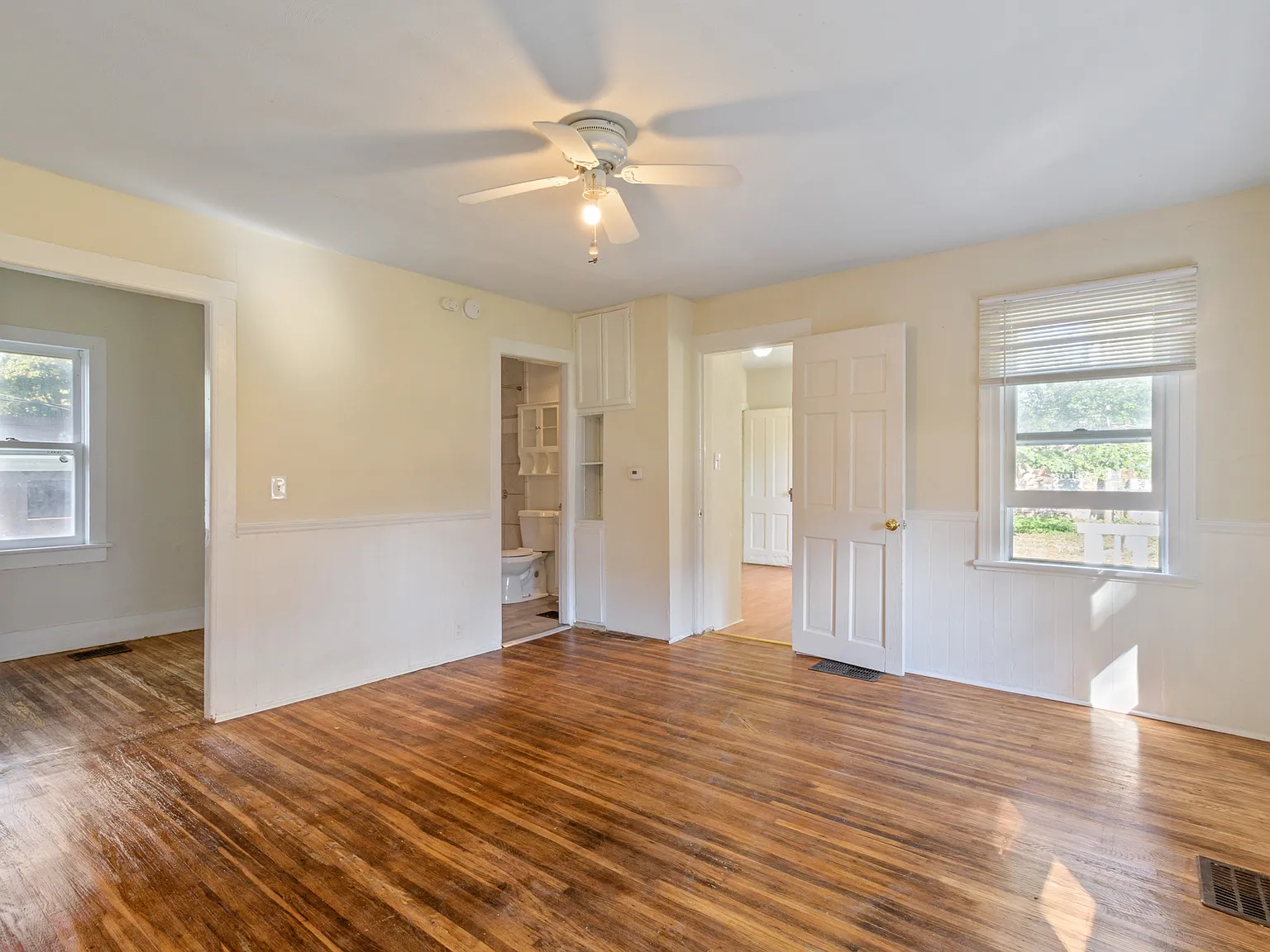 2 bed, 1092 sqft, $1,800 — Photo 3
