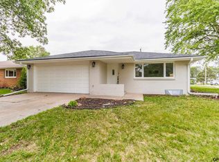 7640 Colby St, Lincoln, NE 68505