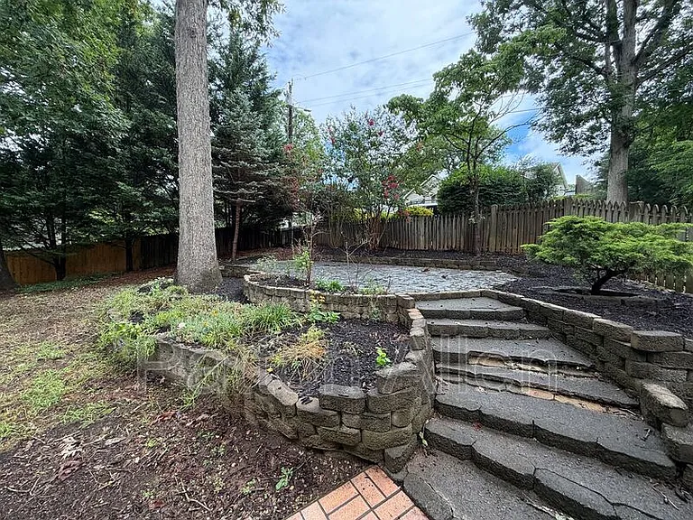 78 Pine Cone Dr — Photo 3