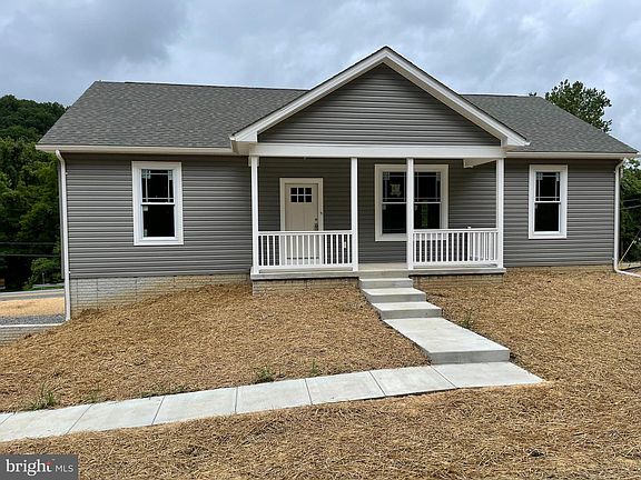 2nd image of 1175 Lower Clubhouse Dr