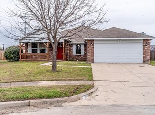 2160 Edgewood Dr, Grand Prairie, TX 75052
