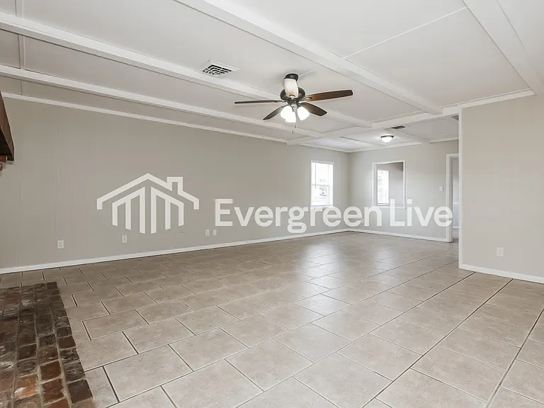 2307 Freemason St — Photo 4