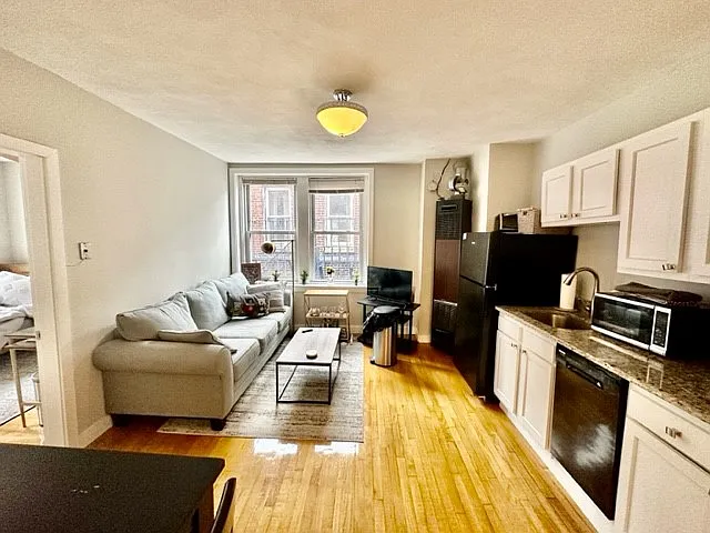 2 bed, 9999 sqft, $3,500 — Photo 2