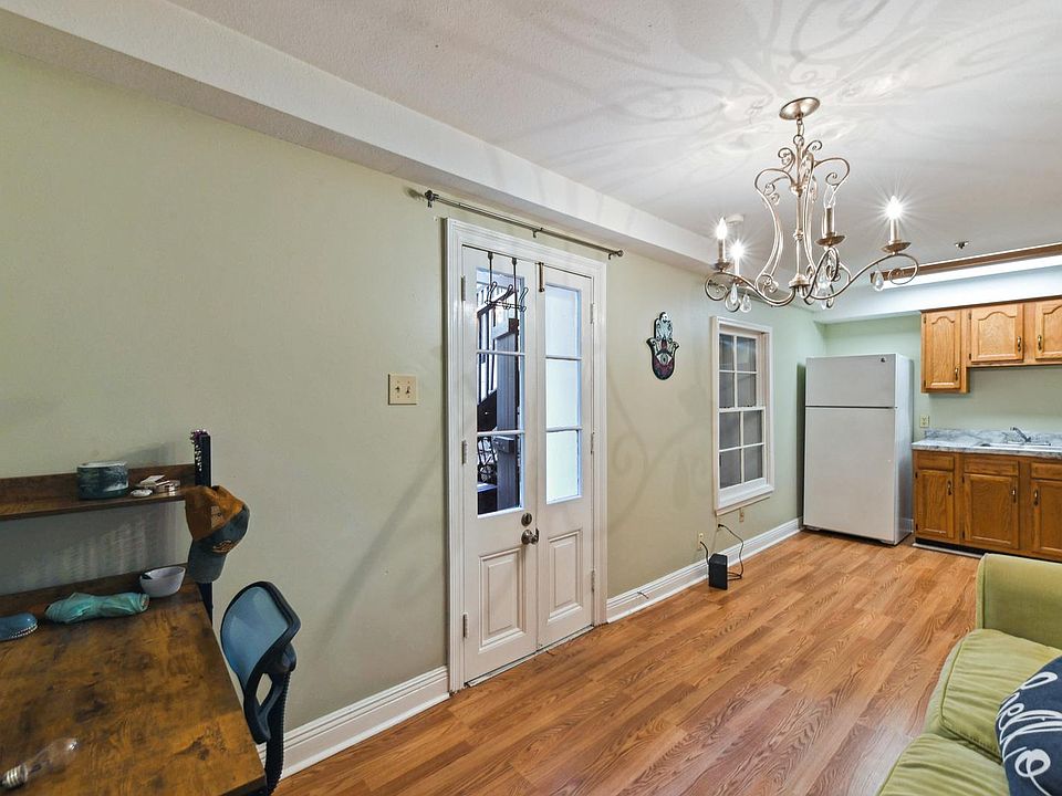 Den area onlooking kitchen