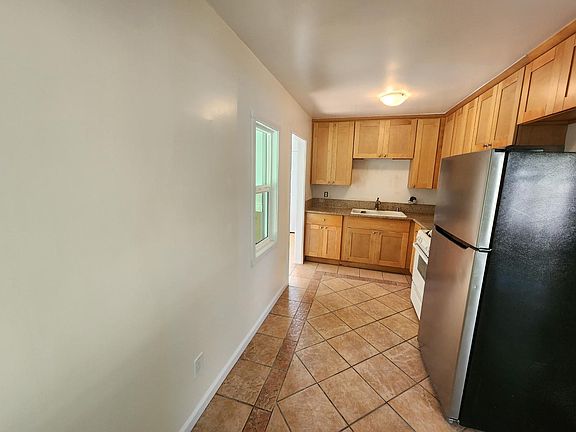 5th image of 1767 N Oxford Ave
