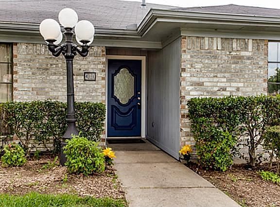 3rd image of 411 E Grubb Dr
