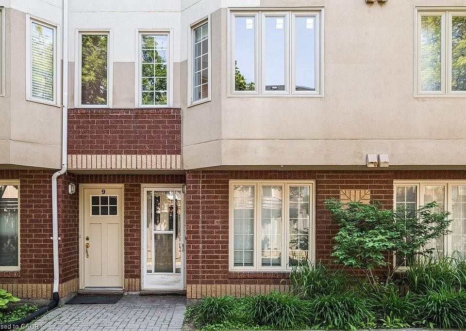 1st image of 266 Limeridge Rd E #10