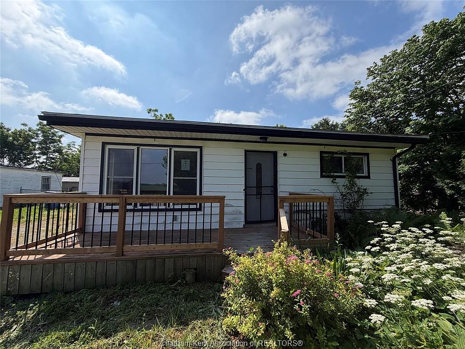 1st image of 656 McNaughton Ave E