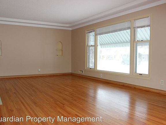 4th image of 6124 10th Ave S