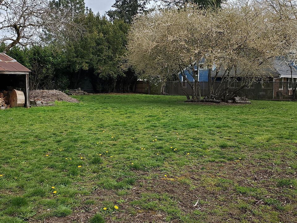 1st image of 548 SE 6th Ave