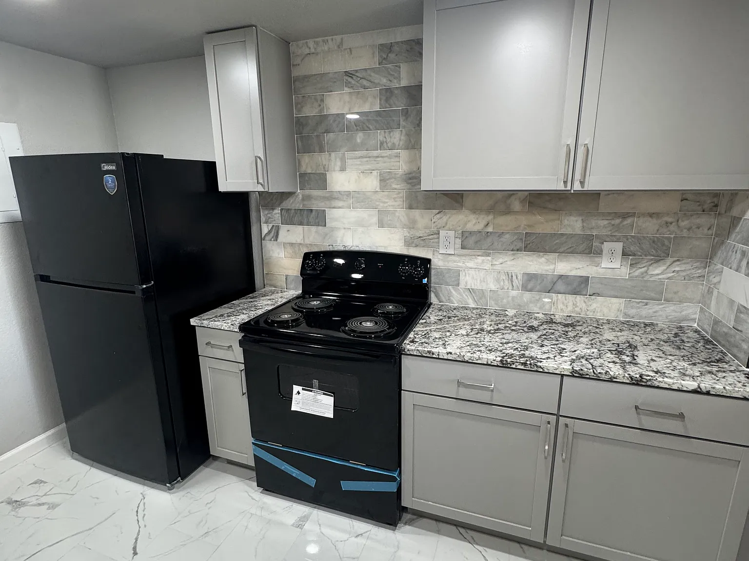 3 bed, $1,750 — Photo 2
