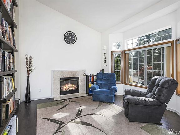 3rd image of 1145 NW Thornwood Cir