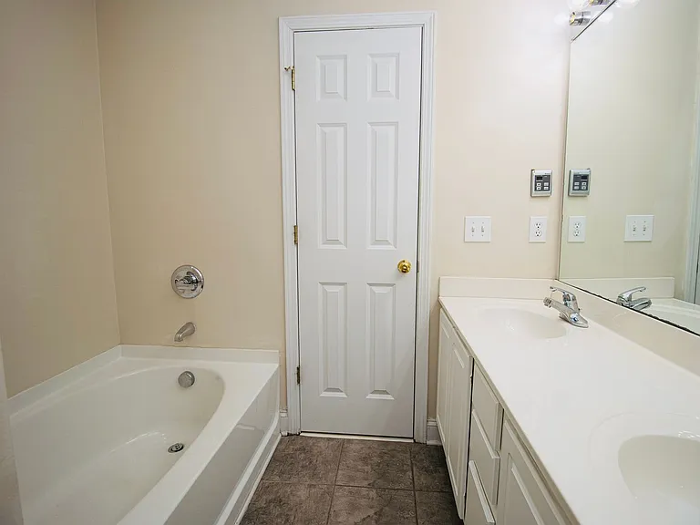 223 Forest Green Dr — Photo 20