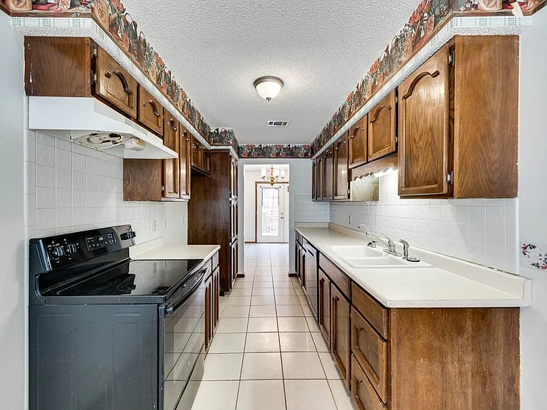 3245 Preston Dr — Photo 6