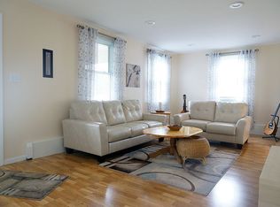 436 E Nerge Rd, Roselle, IL 60172