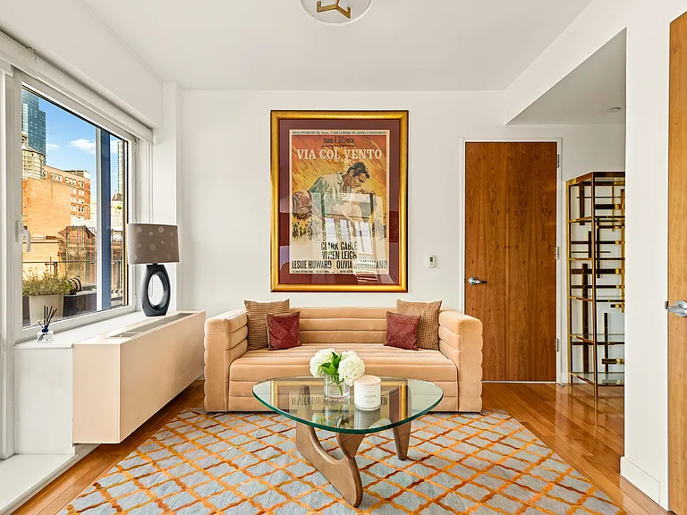 454 W 54th St #7B — Photo 9