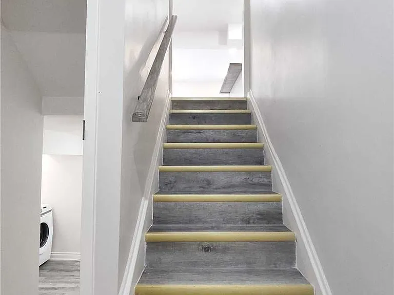 6A Beamsville Dr #GROUND LEVEL AND BA — Photo 12