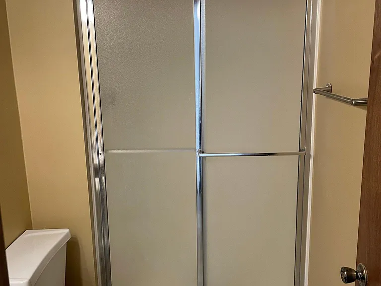 Lower level 3/4 bathroom
