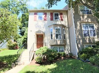 32 Kinsman View Cir, Silver Spring, MD 20901