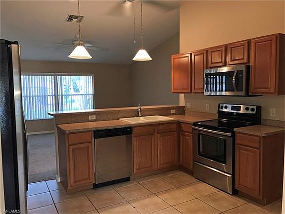 2nd image of 1429 SW 28th St