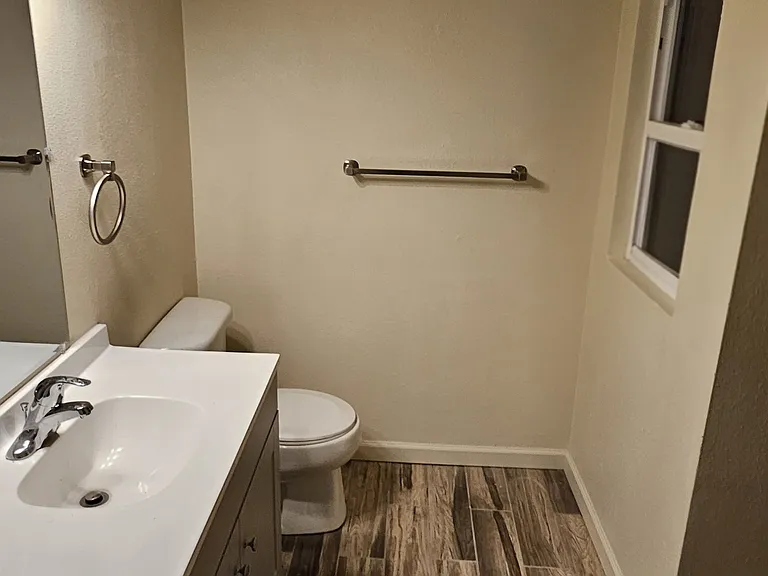 3302 R St #C — Photo 8