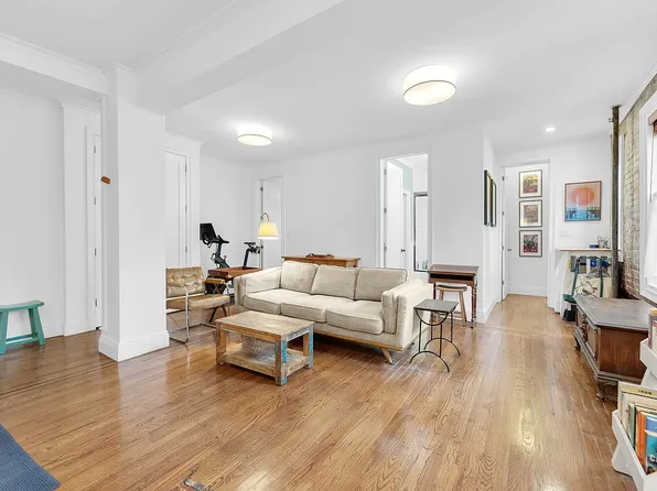 24-75 38th St, Astoria, NY 11103