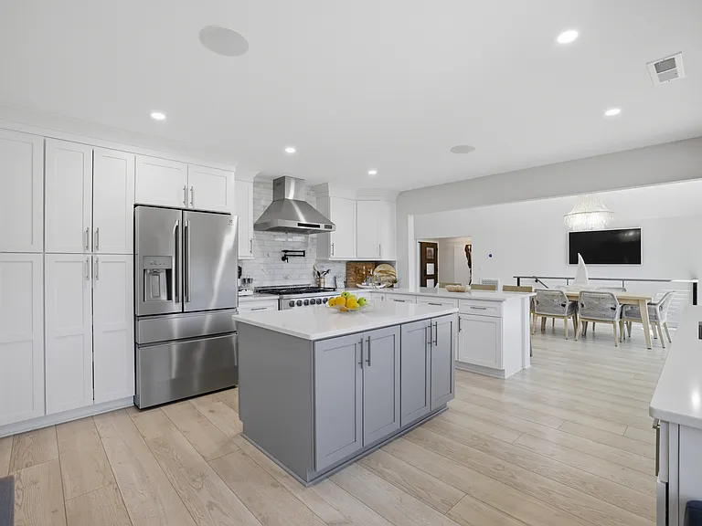 15928 Henry Ln — Photo 15