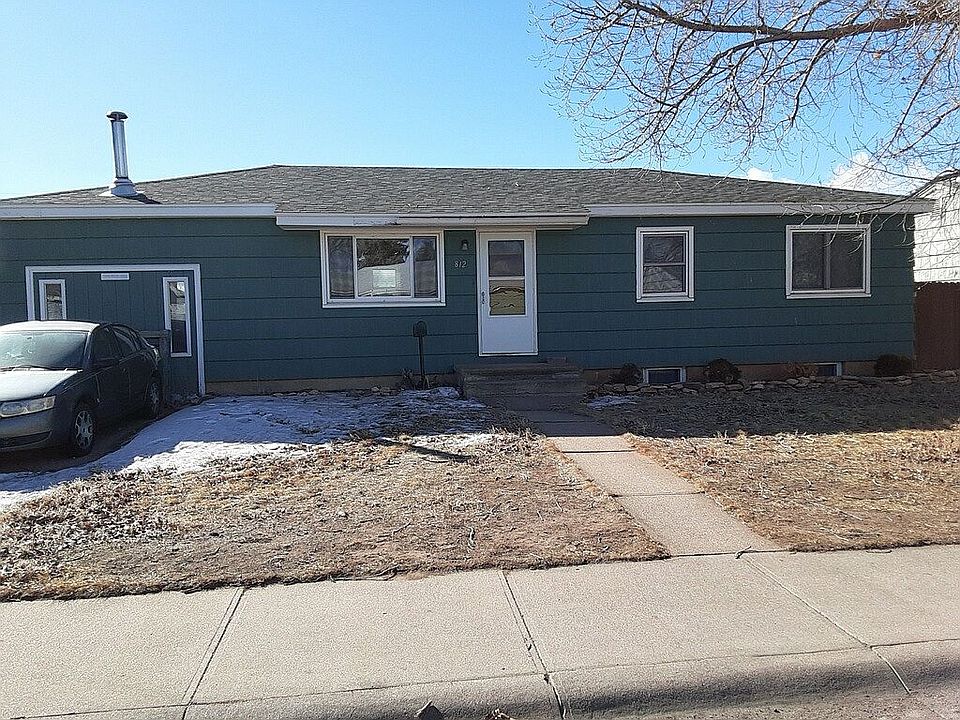 1st image of 812 Curtis St