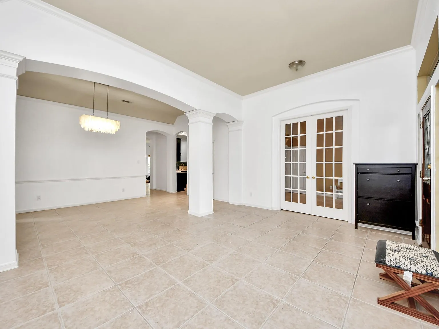3 bed, 3.0 bath, 2880 sqft, $3,000 — Photo 4